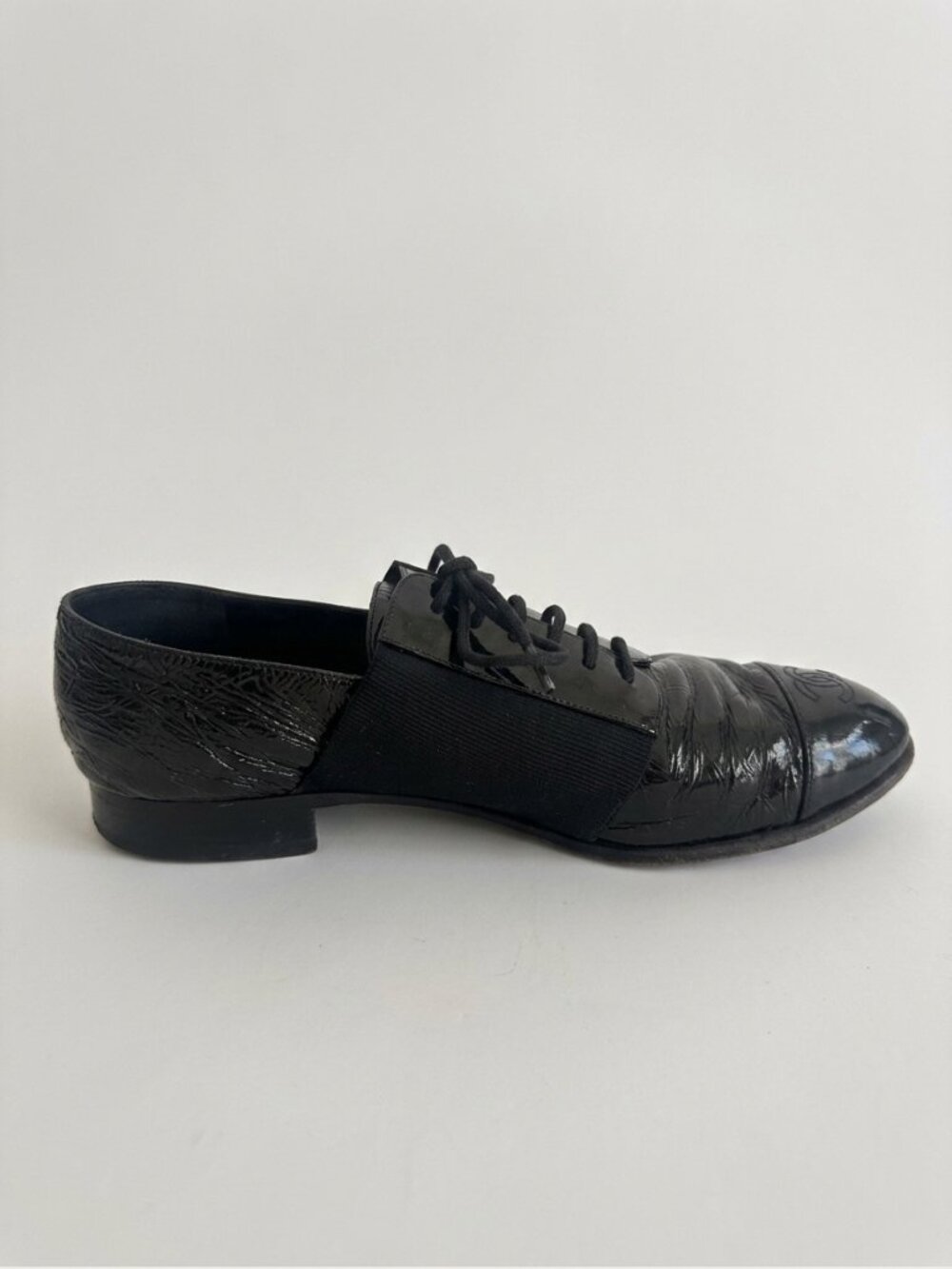 Chanel Black Leather Lace-Up Shoes – EU 37.5 / US 7.5 – Top Condition – W. Box
